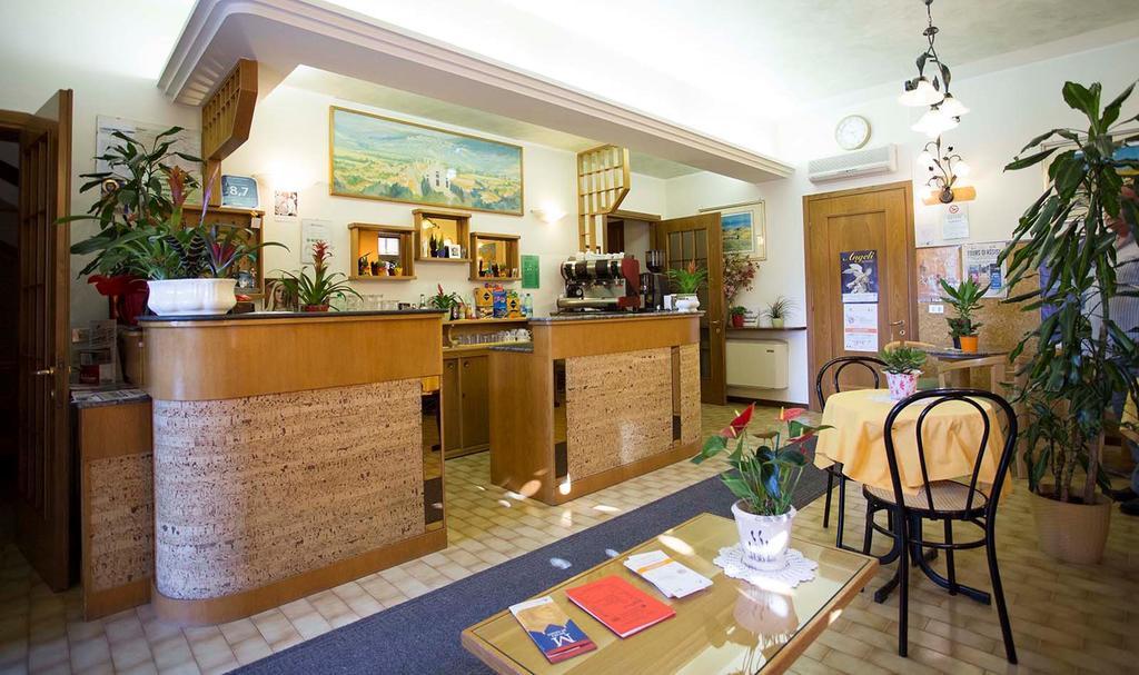 Hotel Vignola Assise Extérieur photo