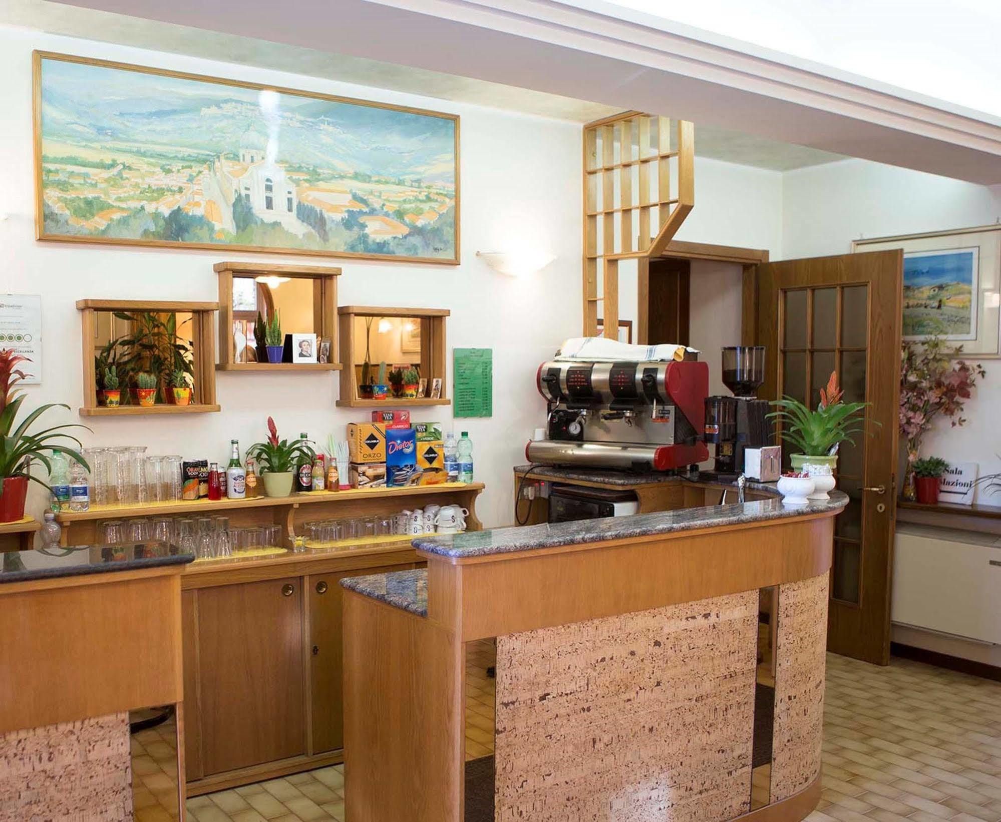 Hotel Vignola Assise Extérieur photo