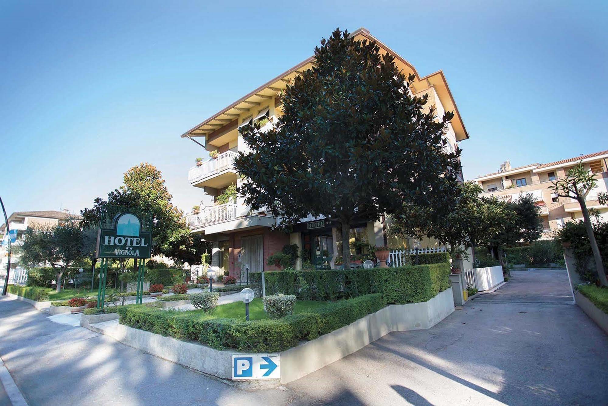 Hotel Vignola Assise Extérieur photo