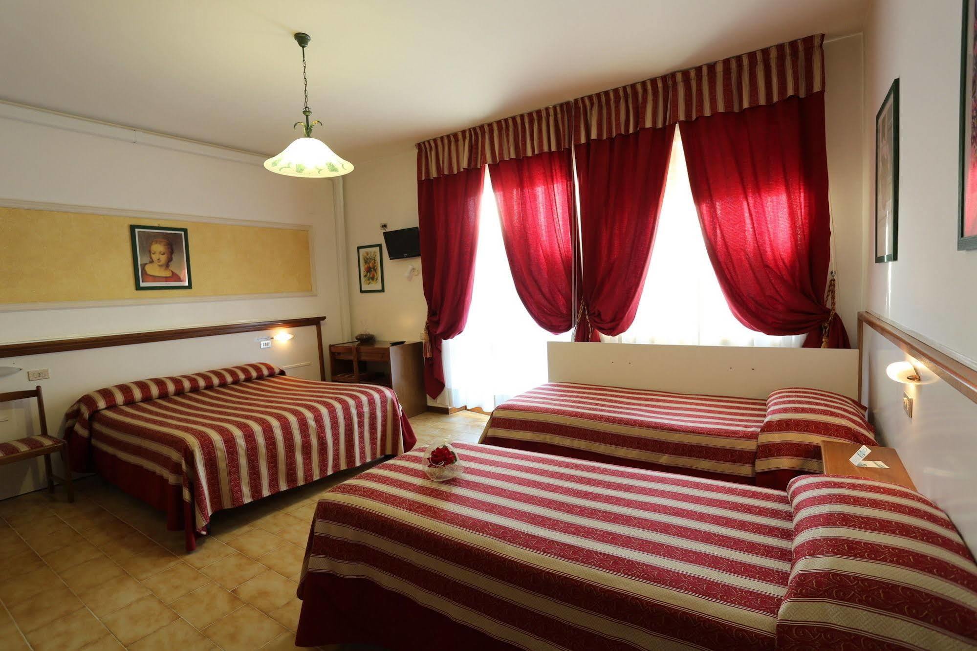 Hotel Vignola Assise Extérieur photo