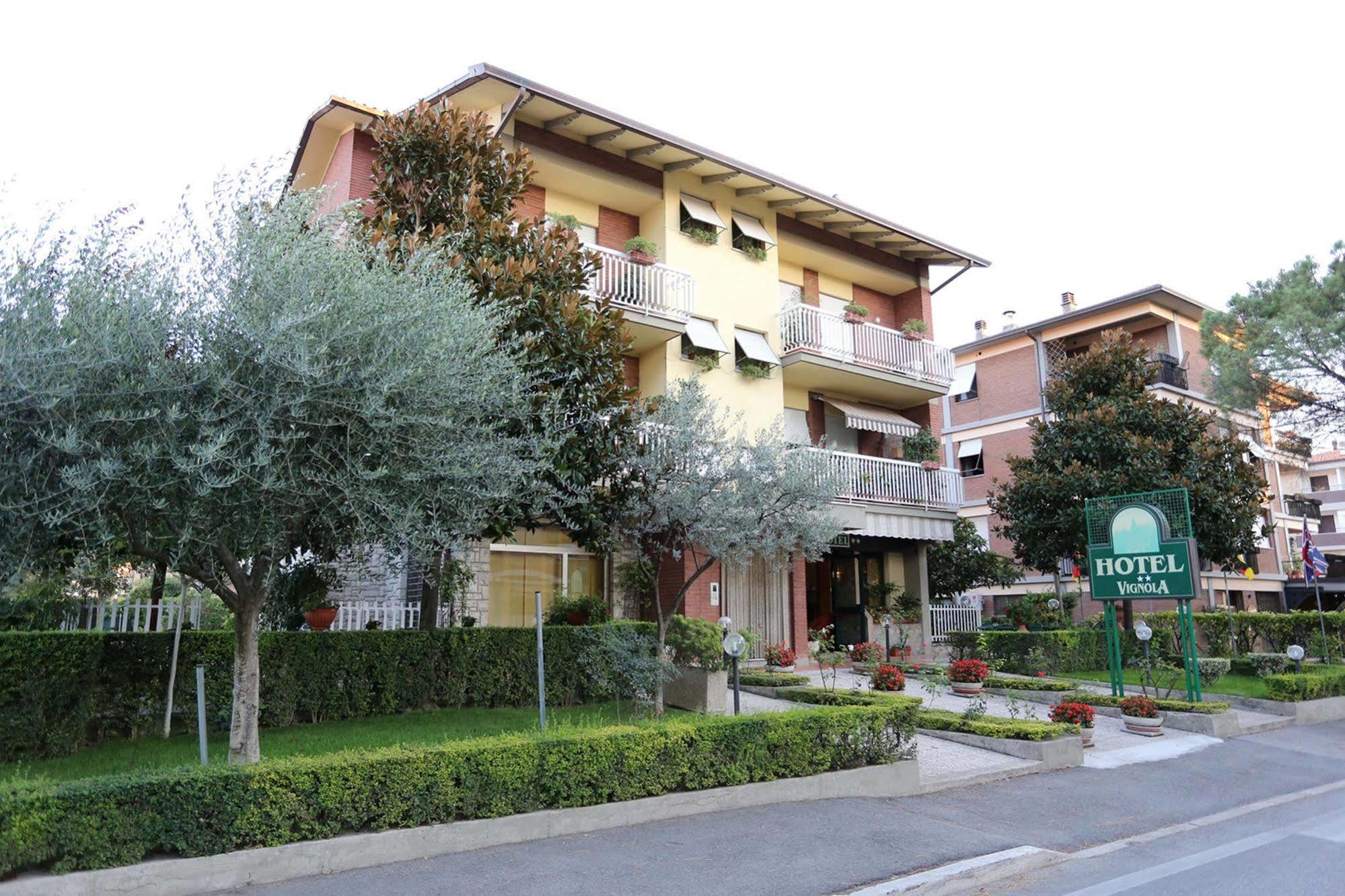 Hotel Vignola Assise Extérieur photo
