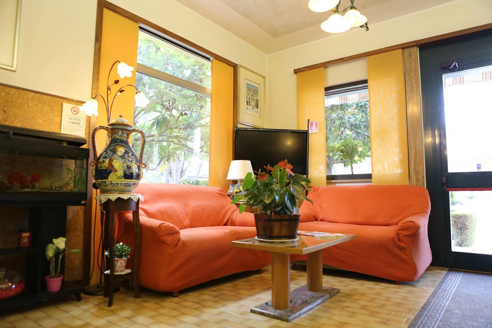 Hotel Vignola Assise Extérieur photo