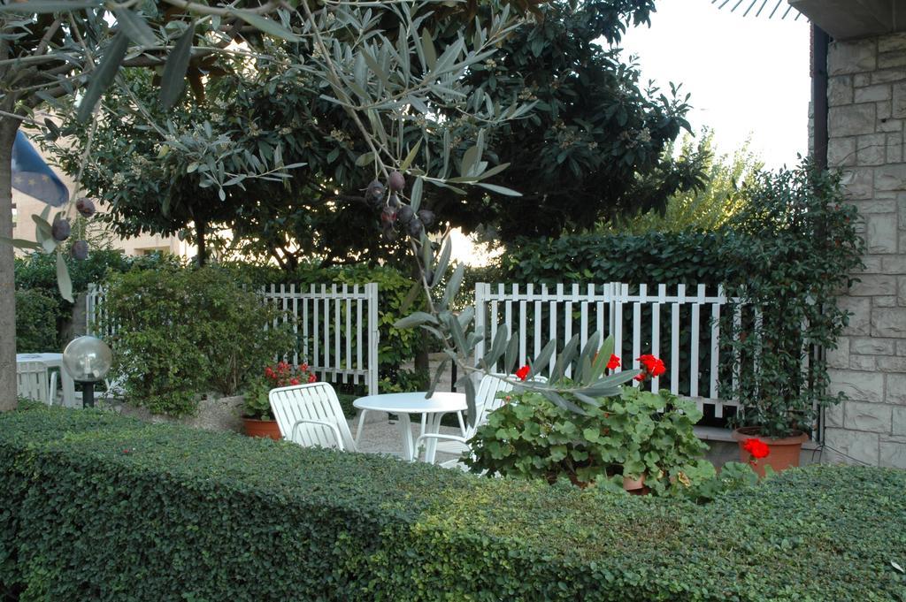 Hotel Vignola Assise Extérieur photo