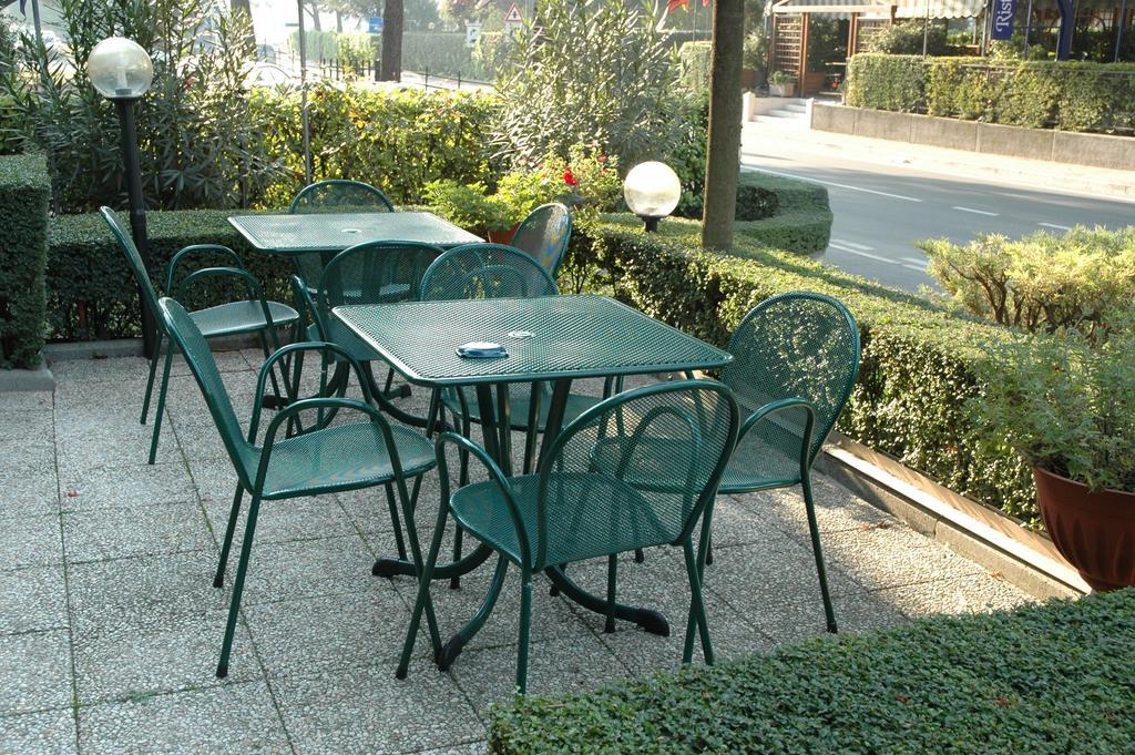 Hotel Vignola Assise Extérieur photo