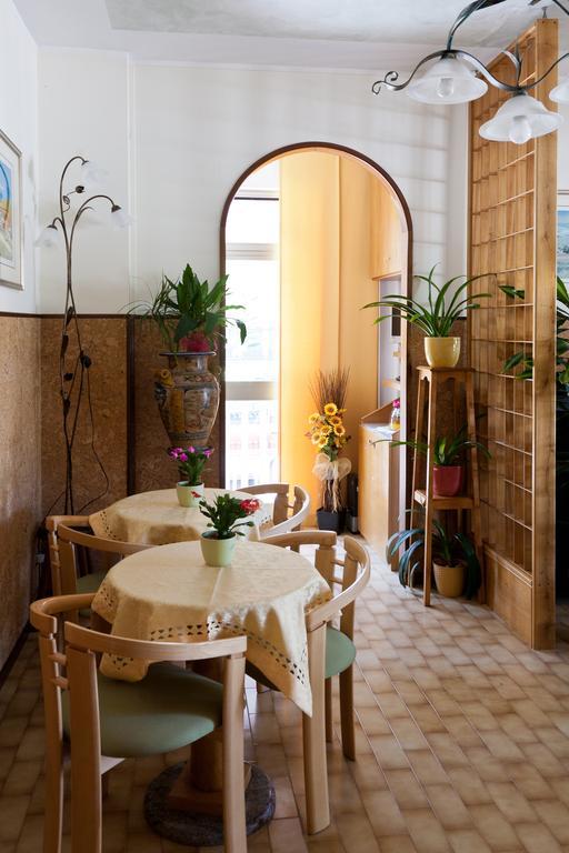 Hotel Vignola Assise Extérieur photo