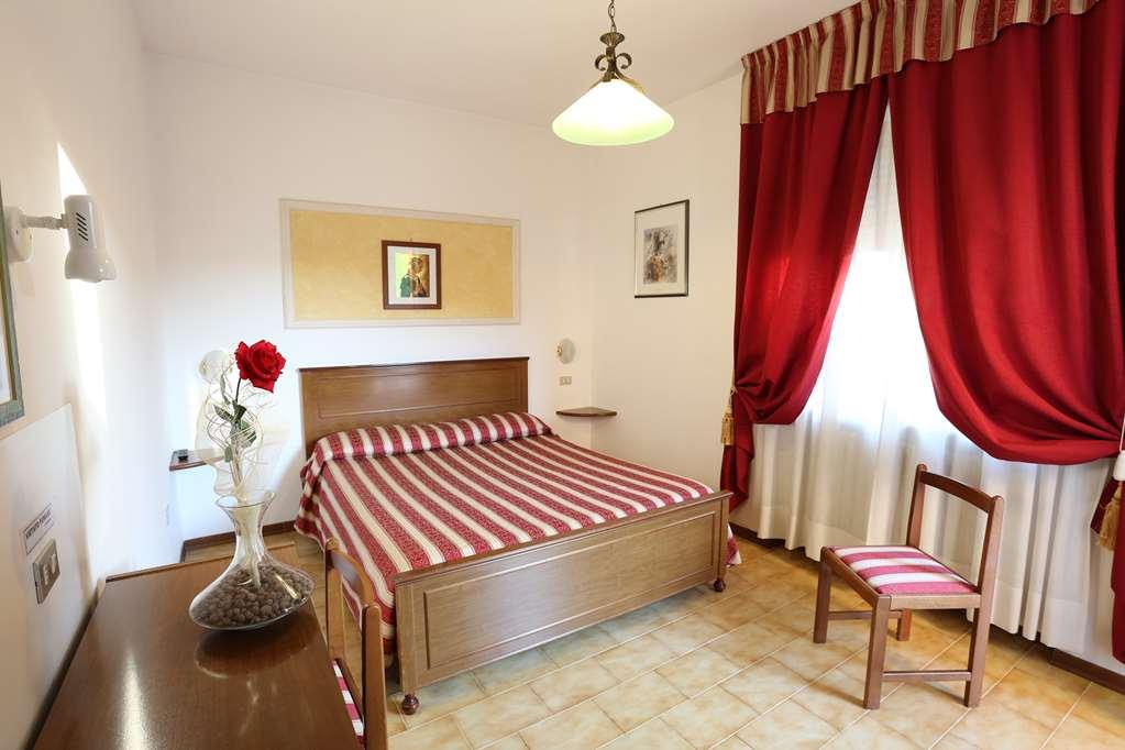 Hotel Vignola Assise Chambre photo